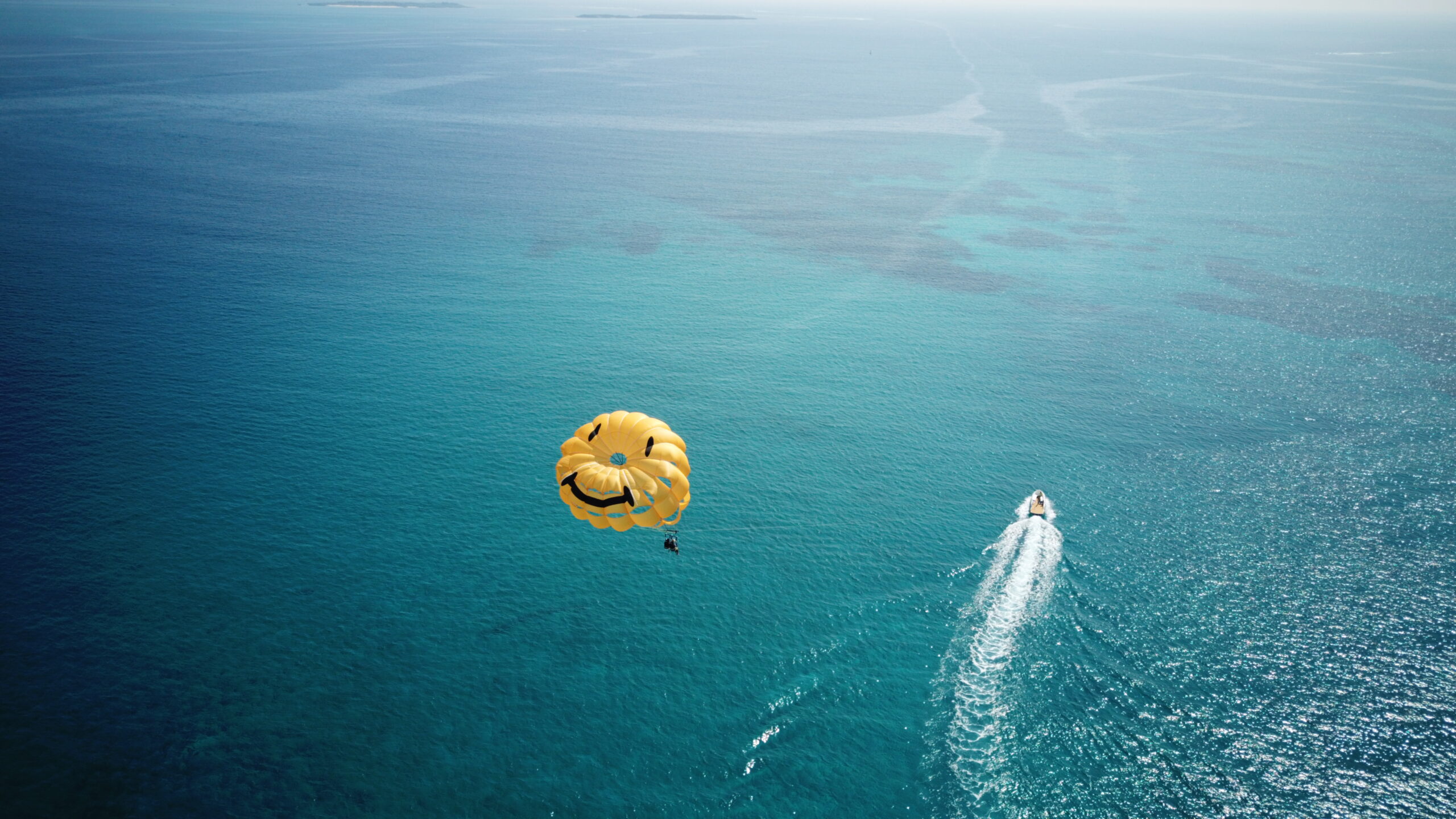 沖縄パラセーリング300m|国内最長の感動体験をするならマリンアイランド