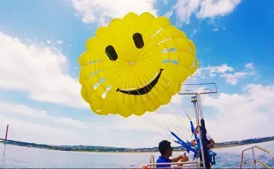 沖縄マリンスポーツ・アクティビティならマリンアイランド|パラセーリング